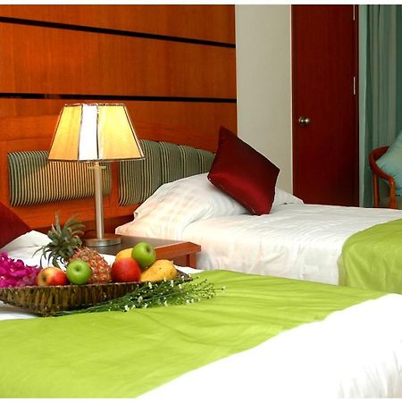 Oriental Crystal Hotel Каджанг Экстерьер фото