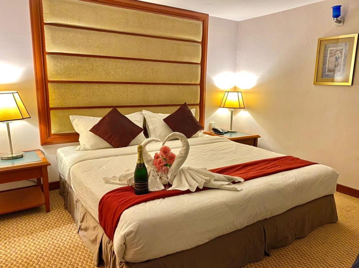 Oriental Crystal Hotel Каджанг Экстерьер фото
